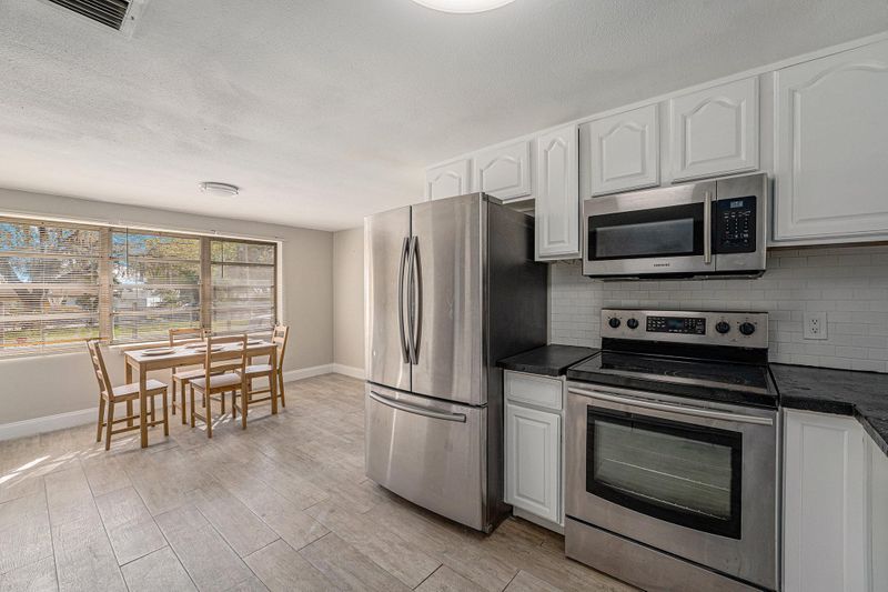 roommates in Undisclosed, Lakeland, FL 33809 Lakeland House with Dining area. Comfortable & newly-renovated (id. 5525) - cirtru.com
