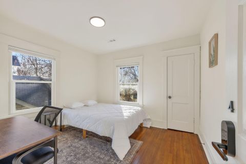 Quiet, Clean Private Rooms | Mini Fridge Included (id. 25124)