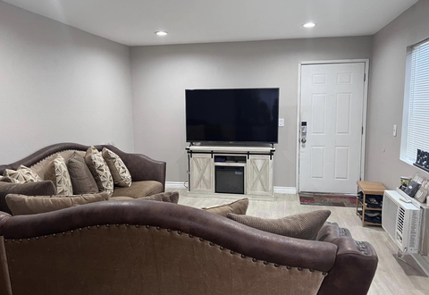 Private Room in 3Bed.2Bath