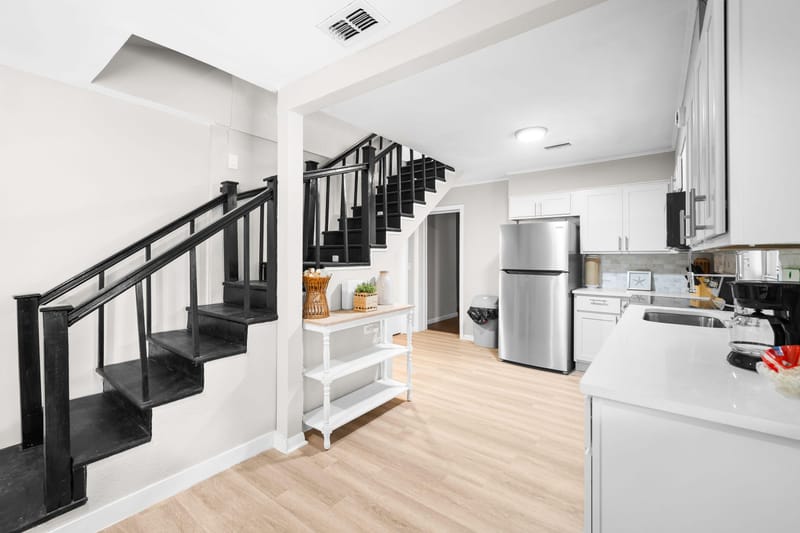 Brand New Remodel! Full Kitchen, Plenty of Space – Near Publix & Putnam Hospital (id. 42446)