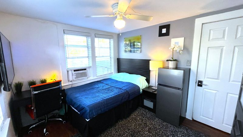 roommates in Undisclosed, Daytona Beach, FL 32114 Stylish Rooms on 2nd floor, Roku Smart TVs, Personal AC & Heat Controls,  Close by ERAU, DSC, & BCU (id. 22104) - cirtru.com