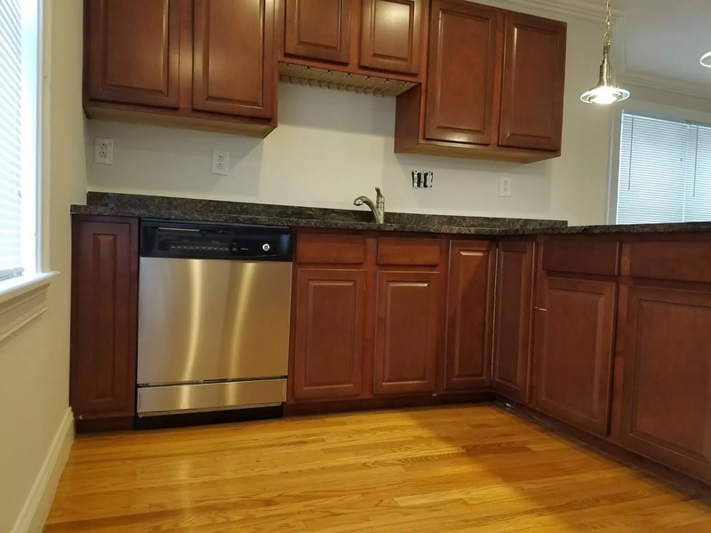 roommates in Roxbury Private Room in 4Bed.2Bath - cirtru.com