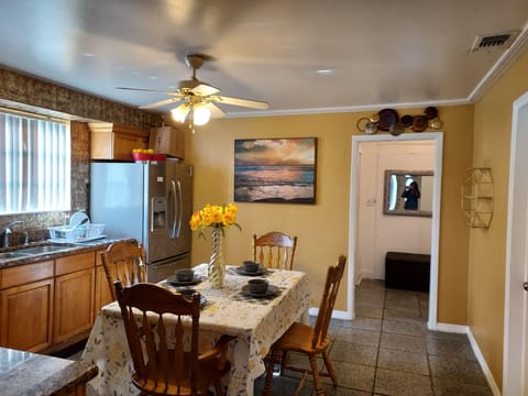 Live in Ybor City, a 2 minute walk to transit stop 15th St @ 26th Av (id. 39257)