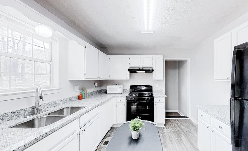 roommates in Undisclosed, Jonesboro, GA 30236 Jonesboro Home, a 5 mins drive to transit stop Brands Mart Park and Ride (id. 1360) - cirtru.com