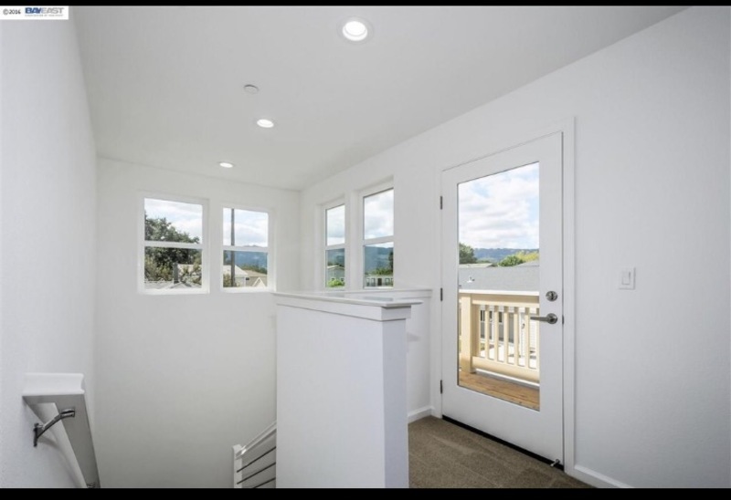 Room for rent in Dt Pleasanton