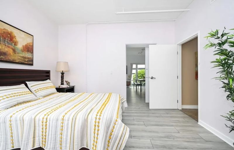 Room2Bed.2Bath