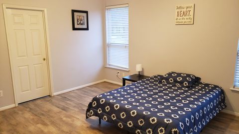 roommates in Undisclosed, Houston, TX 77014 Spacious House (Eagle Landing area, near I-45).  Easy Access. (id. 10917) - cirtru.com