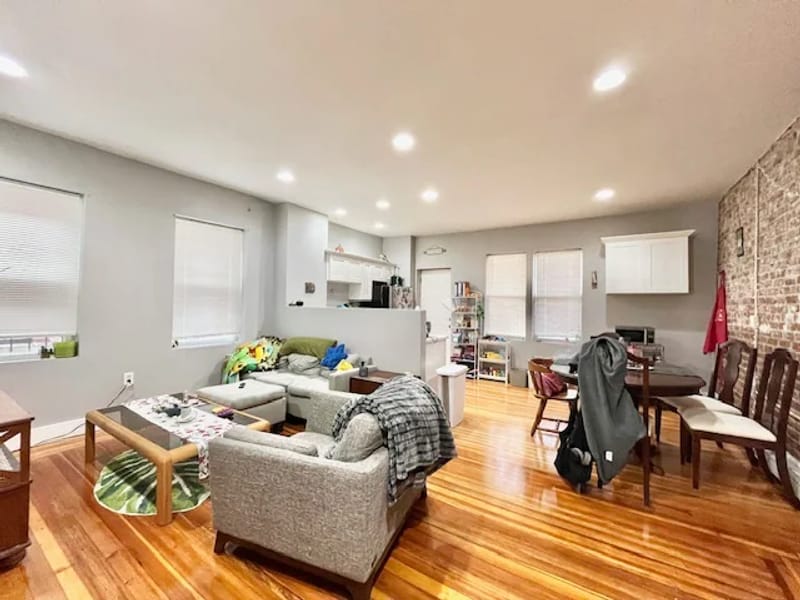 roommates in Jamaica Plain Private Room in 3Bed.1Bath - cirtru.com