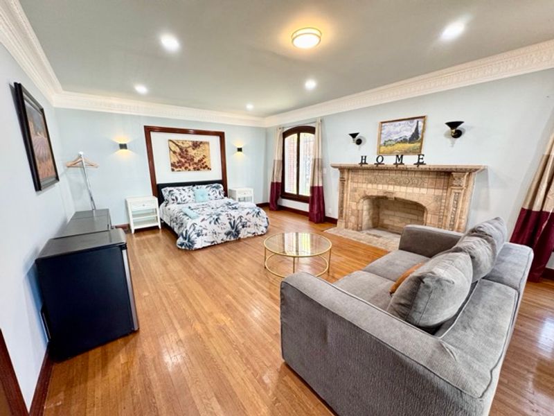 roommates in Los Angeles Shared Room in 6Bed.4Bath - cirtru.com