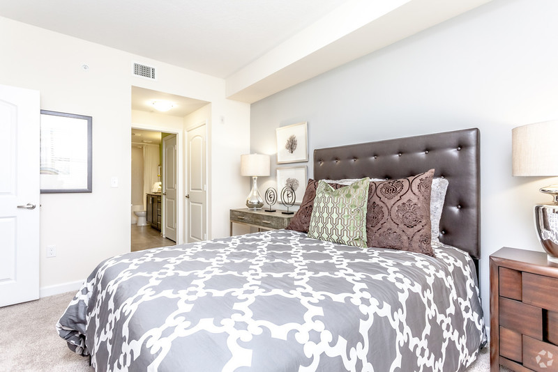 Private Room in 2Bed.2Bath