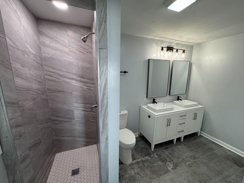 roommates in Undisclosed, Charlotte, NC 28227 Newly-renovated & high-quality Charlotte House with Patio or porch (id. 11546) - cirtru.com