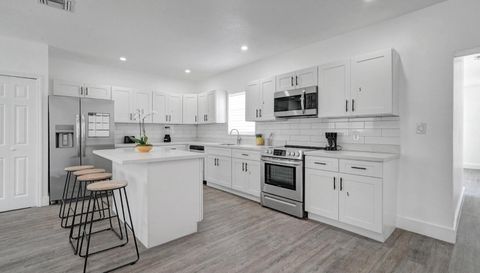 North Miami Oasis: Large PadSplit Home with Pool & TVs in Every Room (id. 10463)