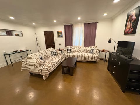 roommates in Undisclosed, Phoenix, AZ 85013 Live in Woodlawn Park (id. 44537) - cirtru.com