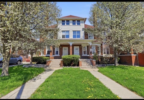 Entire Place 4Bed.1.5Bath