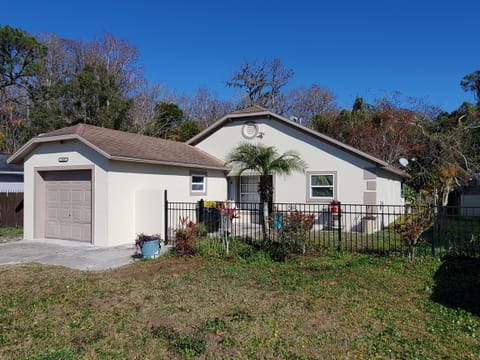 Cozy & newly renovated Orlando House, quiet and safe neighborhood (id. 11231)