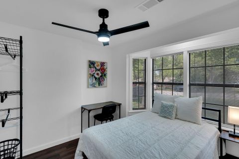 South Dallas/Midlothian Area28min from Downtown Dallas Easy access to highway, Safe and Quiet Neighborhood (id. 16361)