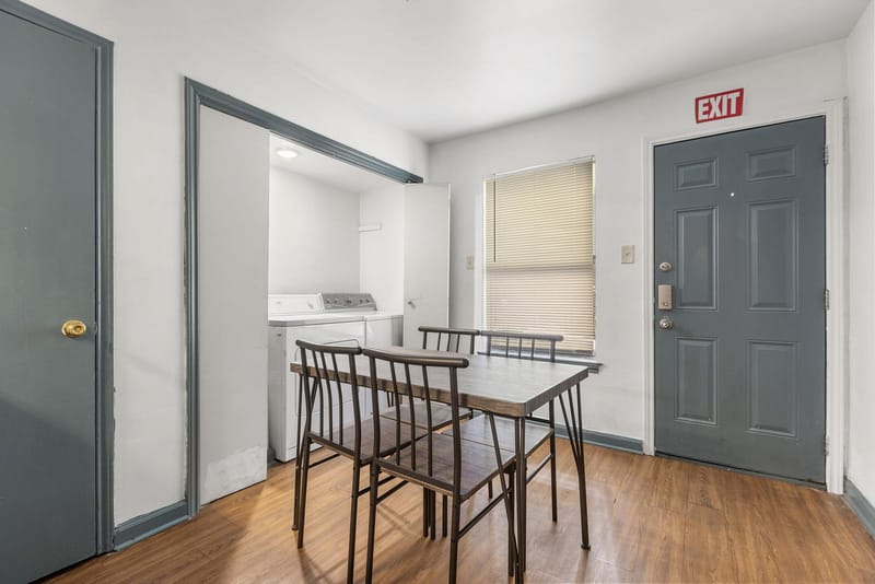 Comfortable Property With low number of members, close to public transportation & retail stores! (id. 17647)