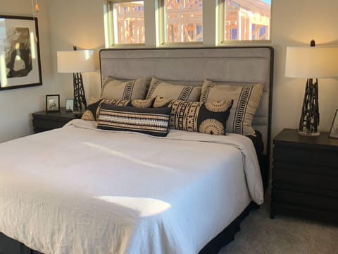 No move-in fee & utilities included!  10% Off First 6 Weeks |  Move In Tomorrow | Model Home | Pool & Gym | Georgetown” (id. 16701)