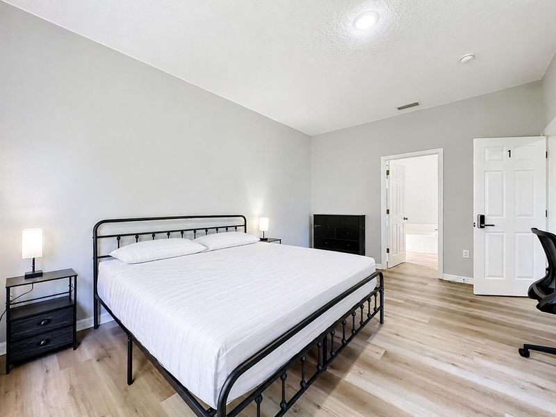 roommates in Undisclosed, Palm Coast, FL 32164 Live in Palm Coast (id. 30401) - cirtru.com