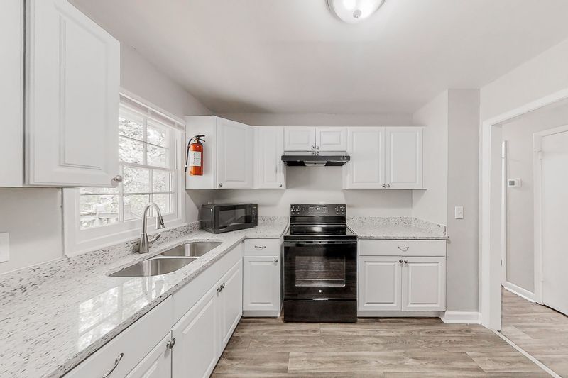 Beautifully Renovated Brick & Blue Home in Decatur (id. 3081)