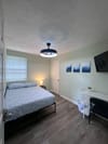 Newly Renovated Rooms Walk to Walmart & Transit Quick drive to I-295 (id. 1332)