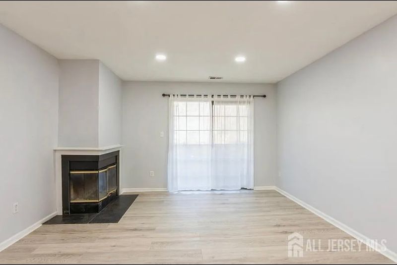roommates in Helmetta Private Room in 2Bed.2Bath - cirtru.com