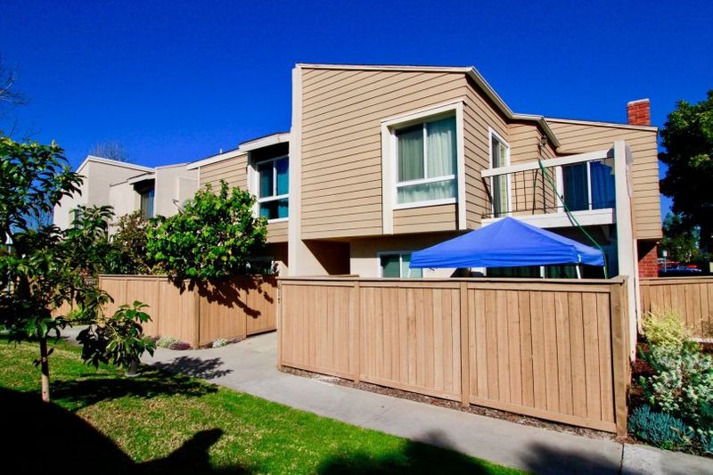 roommates in Costa Mesa Private Room in 3Bed.2.5Bath - cirtru.com