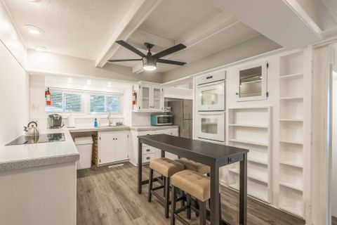 Discover this stylish home in Raytown, just minutes from 63rd St, Raytown Rd, major hospitals, employers like Hallmark and Cerner, and vibrant downtown Kansas City, all with easy access to I-70 and bus stops! (id. 9020)