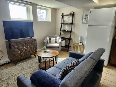 Private Apartment - Peaceful & Bright Studio Next to Johns Hopkins Bayview (id. 20822)