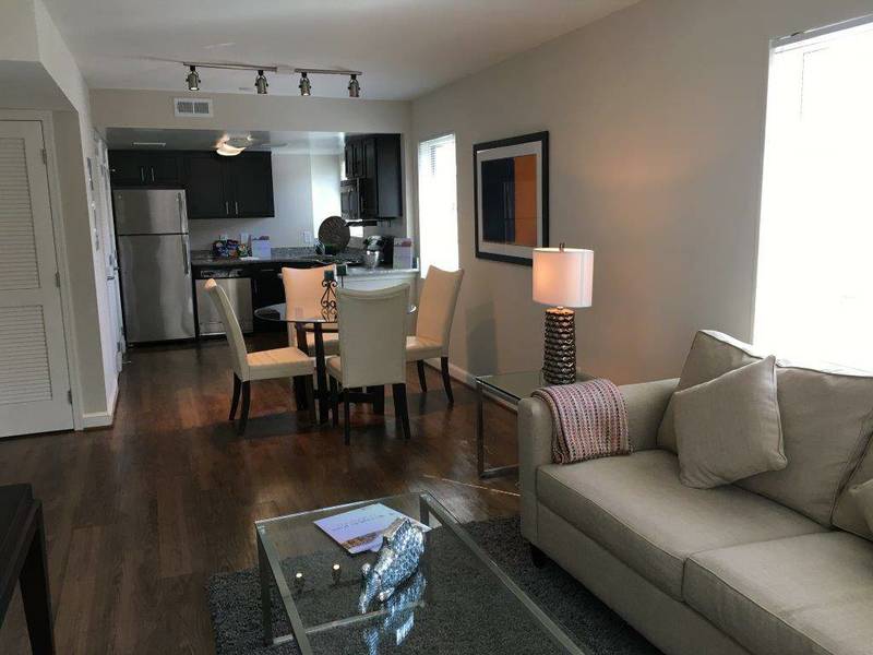 Private Room in 3Bed.3Bath