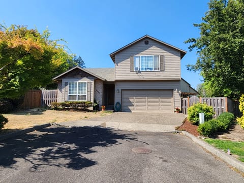 roommates in Tigard Private Room in 3Bed.2.5Bath - cirtru.com