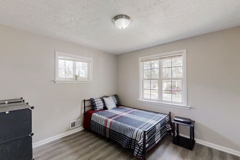 roommates in Undisclosed, Atlanta, GA 30314 Fresh & Inviting Atlanta Home | Furnished, Secure, and Spacious | No Move-In Fee , Free Wi-Fi , Monthly Cleanings , Bus Stop 0.9 Mile Away , and Grocery Store 0.9 Miles Away (id. 8117) - cirtru.com