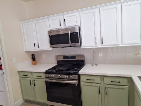 Modern, Renovated Las Vegas Home In A Gated Community with Pool (id. 19637)