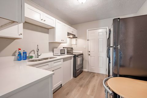 Charming Family Home in Riverdale (id. 8948)