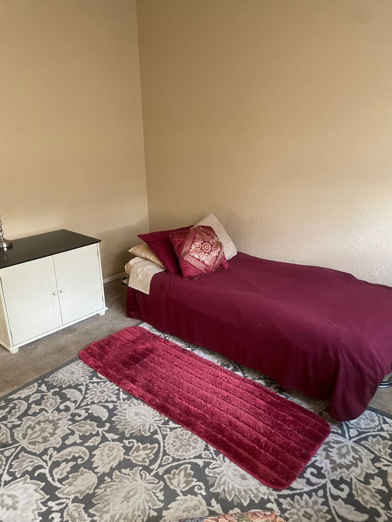 roommates in Sacramento Private Room in 4Bed.1.5Bath - cirtru.com