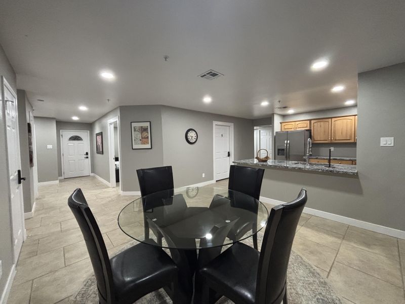 roommates in Undisclosed, Phoenix, AZ 85053 Huge Newly-Renovated Modern Home with Private Rooms for Rent! (id. 10501) - cirtru.com