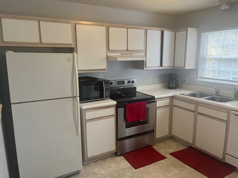 roommates in Undisclosed, Jacksonville, NC 28546 Home Away from Home (id. 38242) - cirtru.com