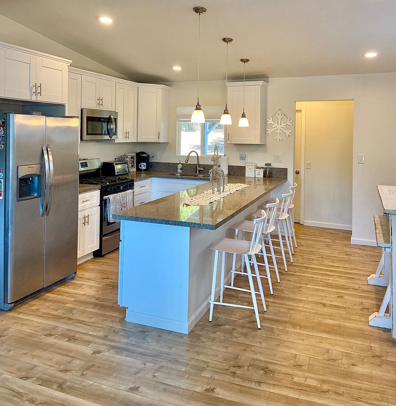 roommates in Fallbrook Private Room in 4Bed.1Bath - cirtru.com