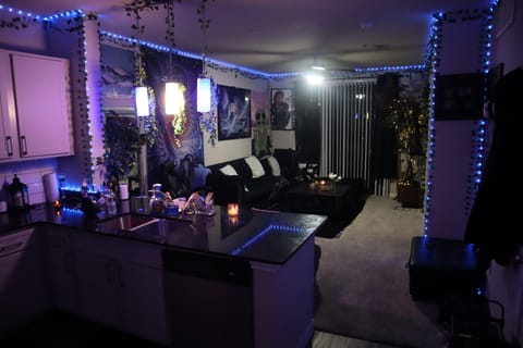 Live in Far North Dallas (id. 42210)