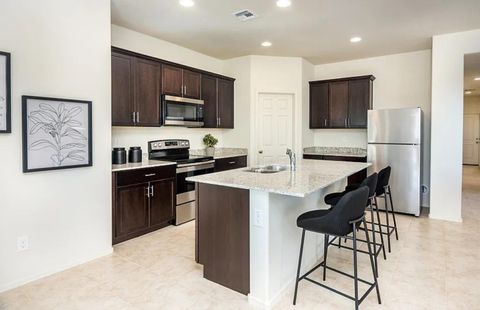 Maricopa House with Workspace. Spacious & newly-renovated (id. 13135)