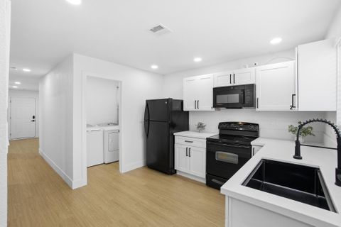Beautiful, Quiet, Completely Remodeled Northwest Las Vegas Townhome with a 2 Car Garage.  Only 4 Bedrooms Total so Less Members and More Comfortable Living. (id. 28029)