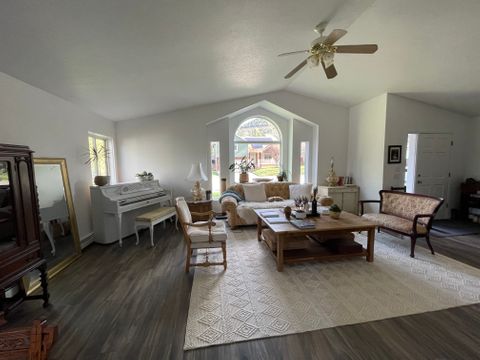 Shared Room in 3Bed.2Bath