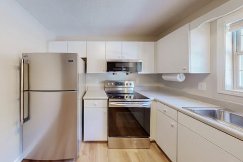 roommates in Undisclosed, Dallas, GA 30132 Great Dallas Location! Convenient to Downtown Area and Close to Hiram! (id. 8880) - cirtru.com