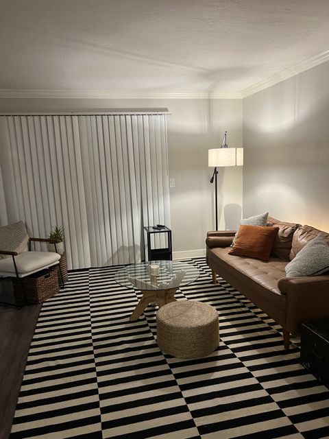 Private Room in 2Bed.1.5Bath
