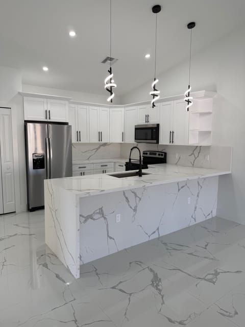 roommates in Undisclosed, Lehigh Acres, FL 33973 New Comfortable Home (id. 44664) - cirtru.com