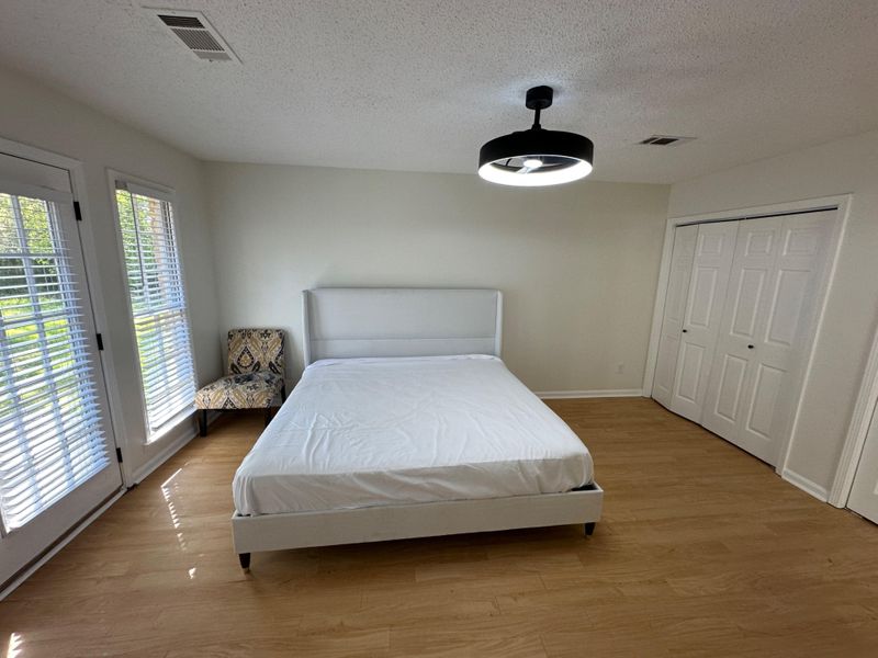 Premium Furnished Rooms Near Downtown | Smart TVs + Patio + New Stainless Appliances (id. 31458)