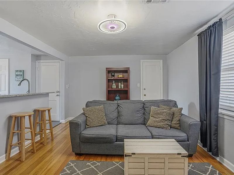roommates in Oklahoma City Private Room in 2Bed.2Bath - cirtru.com