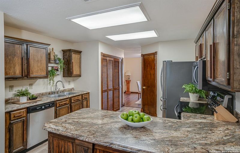 roommates in San Antonio Private Room in 3Bed.1.5Bath - cirtru.com