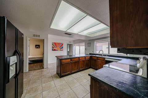 roommates in Undisclosed, Phoenix, AZ 85053 Deer Valley Park and Ride (id. 36700) - cirtru.com