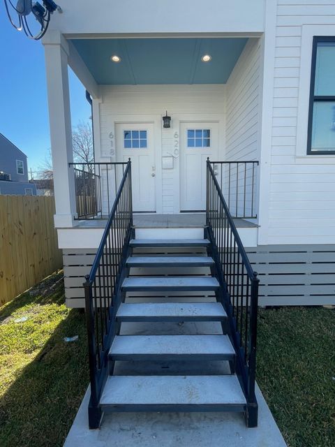 New Orleans Duplex.  New Construction.  Private Bathroom.  Independent Thermostat to control Temp. (id. 11806)